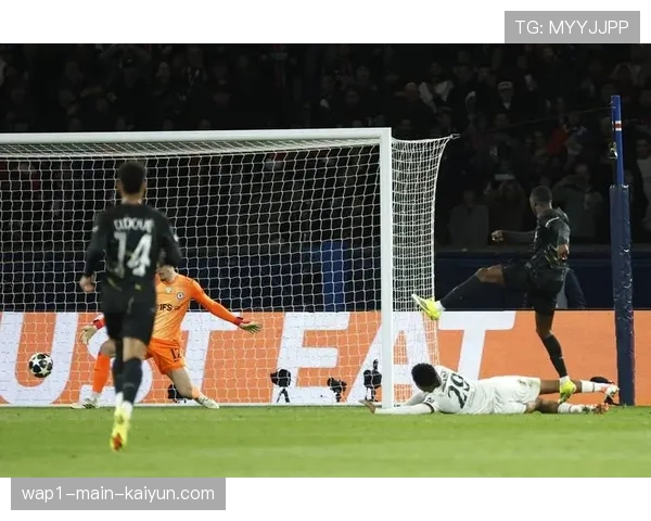 巴黎圣日耳曼本赛季欧冠防守存隐患 但切尔西未能抓住肋部空当做文章